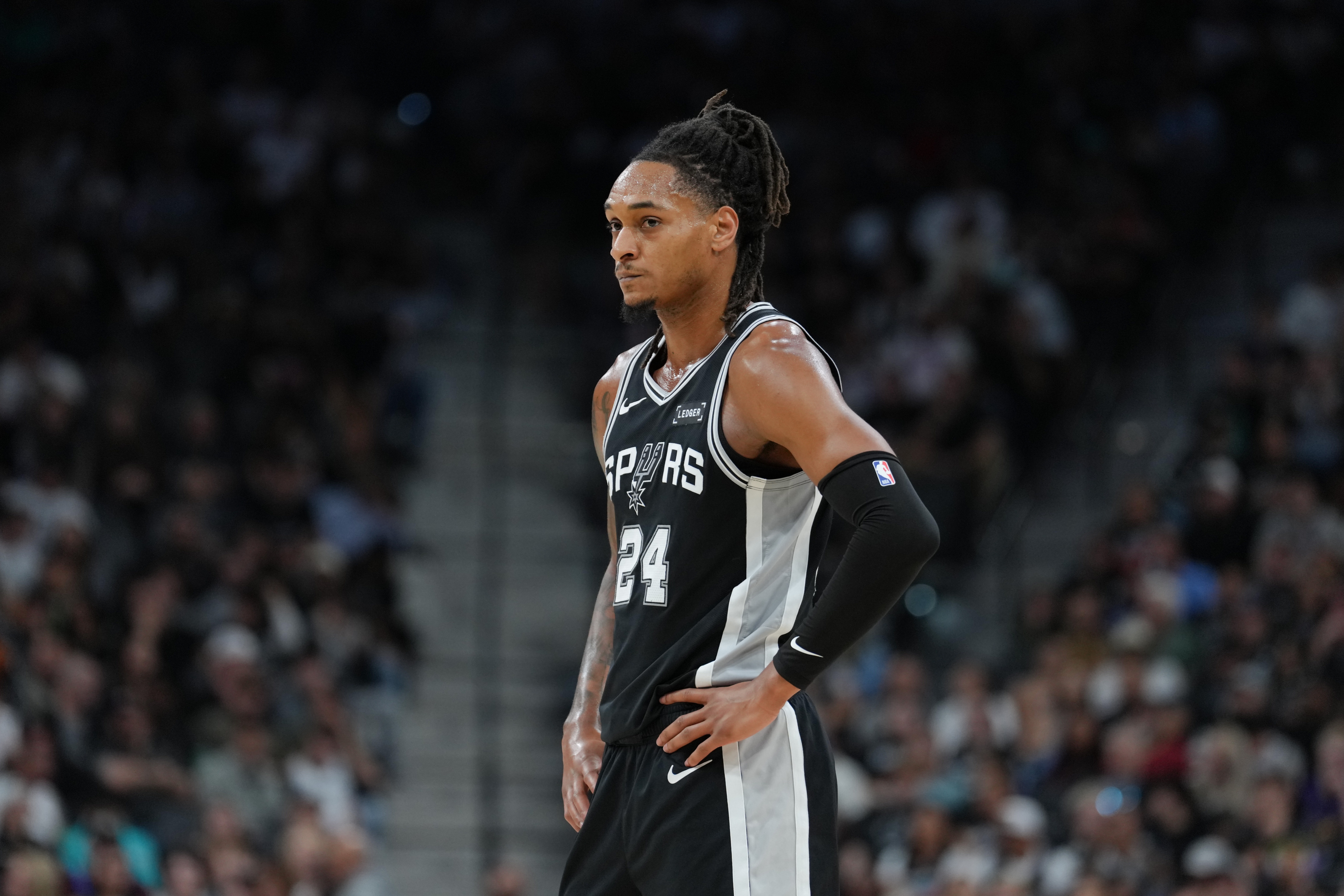 开云体育官网-火力靠谱！瓦塞尔半场7中5拿全队最高15分 三分4中3